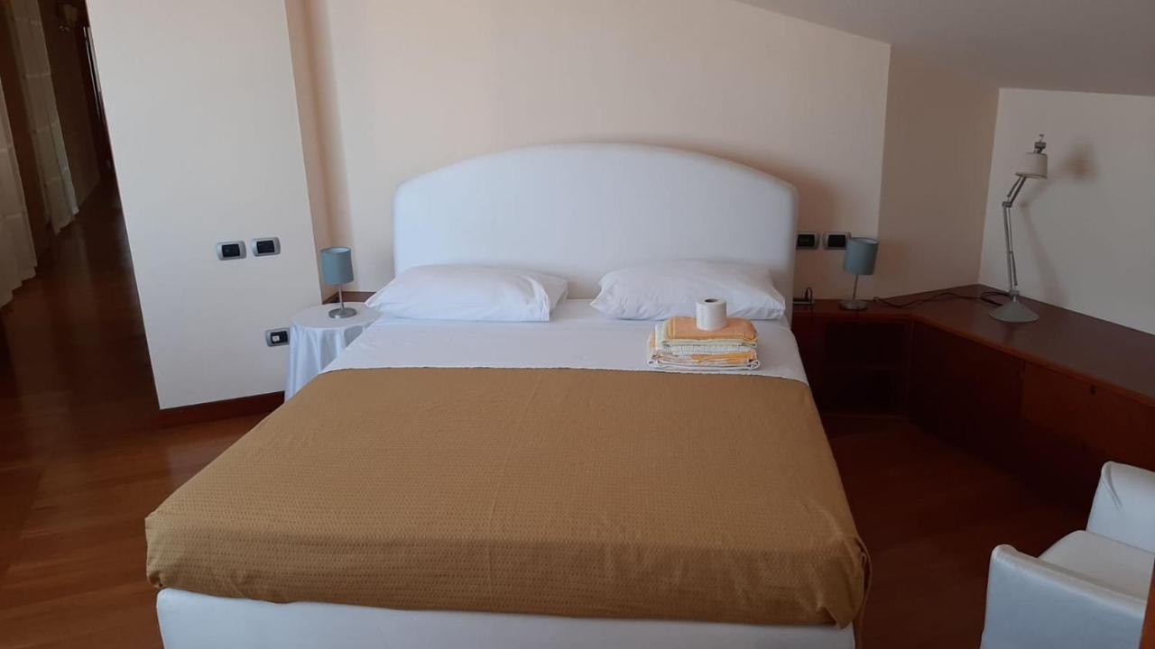 B & B Paradiso 로레토 외부 사진